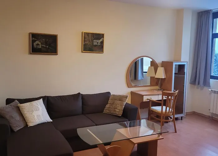 Flora Tmf דירה בורובץ