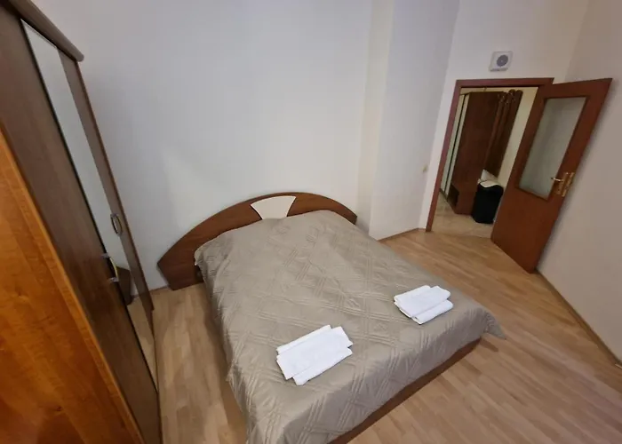 Flora Tmf דירה בורובץ